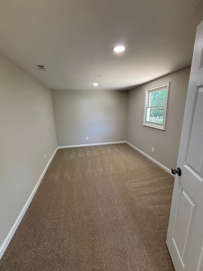 Building Photo - Single Family Home in Glen Burnie