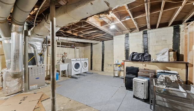 Building Photo - 388 Tall Oaks Dr NE