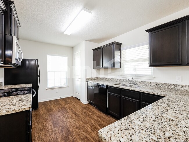 Building Photo - 12207 Siragusa