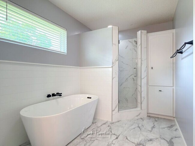 Building Photo - 6337 Summer Lakes Ln