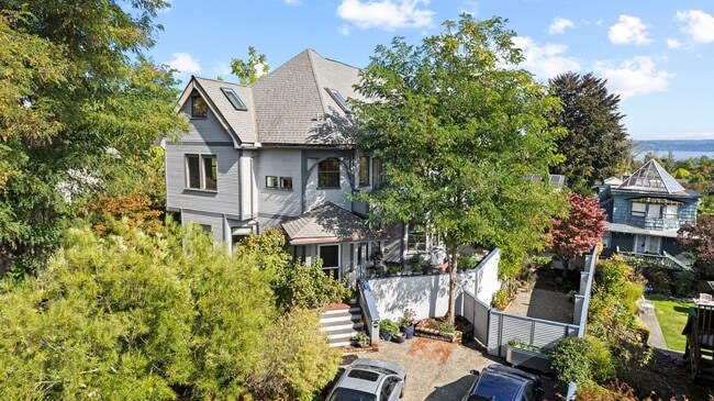 Primary Photo - Welcome Home to Terrace View!