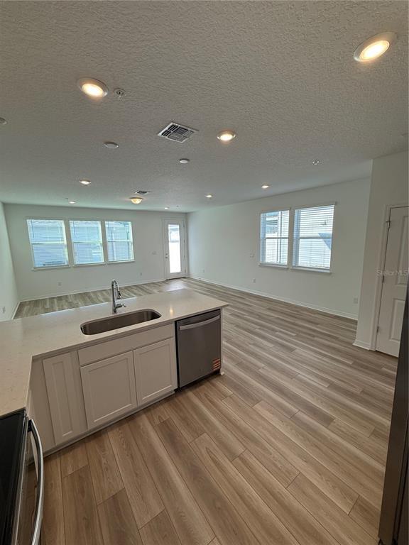 Building Photo - 4616 ORCHARD VIEW Aly