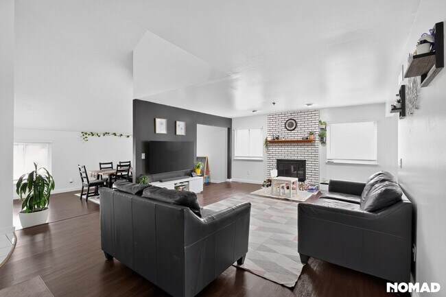 Building Photo - 1225 Whittier Dr