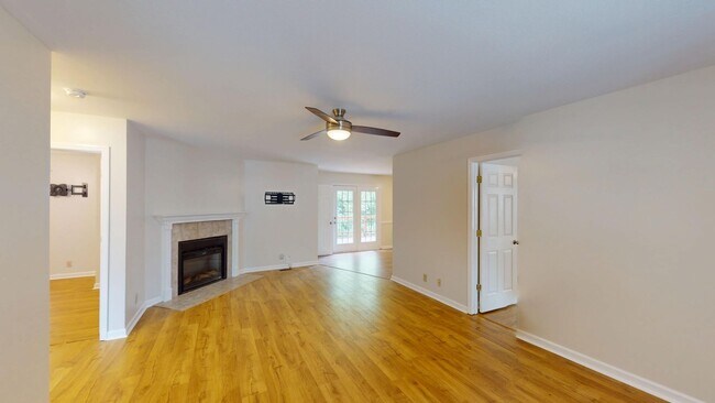 Building Photo - Spacious 3 Bedroom Home in Ashland City!