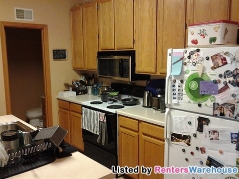 Building Photo - 15644 Garrett Dr