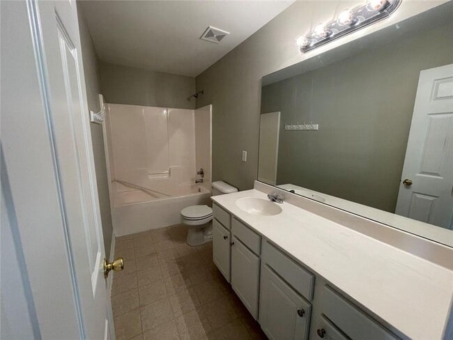 Building Photo - 807 Slope Creek Way