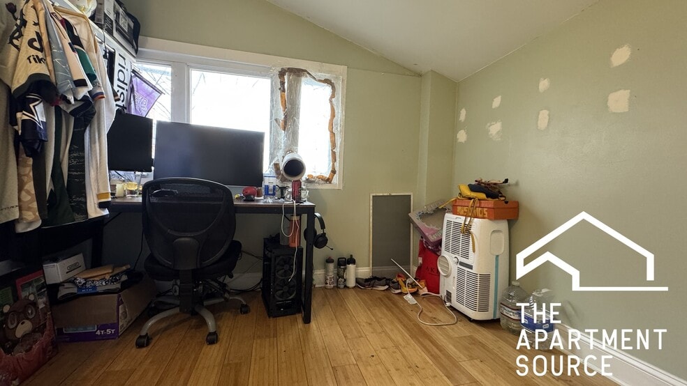 Building Photo - 2642 W Hirsch St