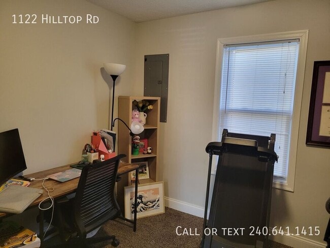 Building Photo - 1122 Hilltop Rd