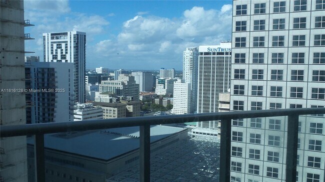 Building Photo - 300 S Biscayne Blvd