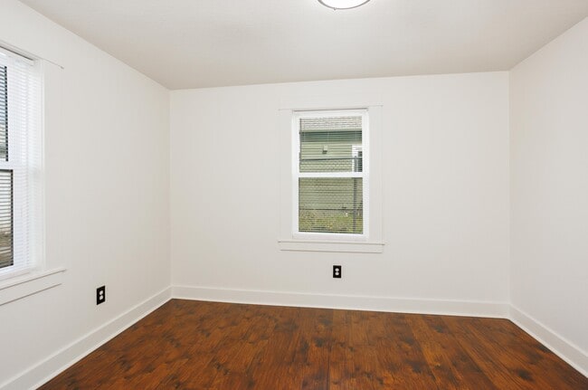 Building Photo - 4313 N Kerby Ave