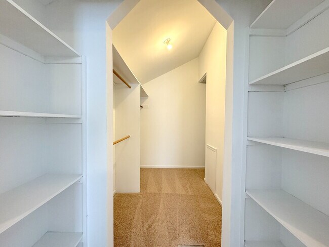 Building Photo - Stunning Top-Floor Penthouse Condo – Loaded with Luxury Upgrades!