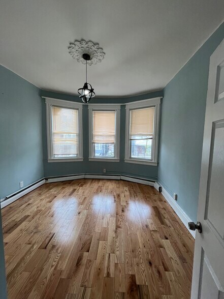 Building Photo - 183 Wegman Pky