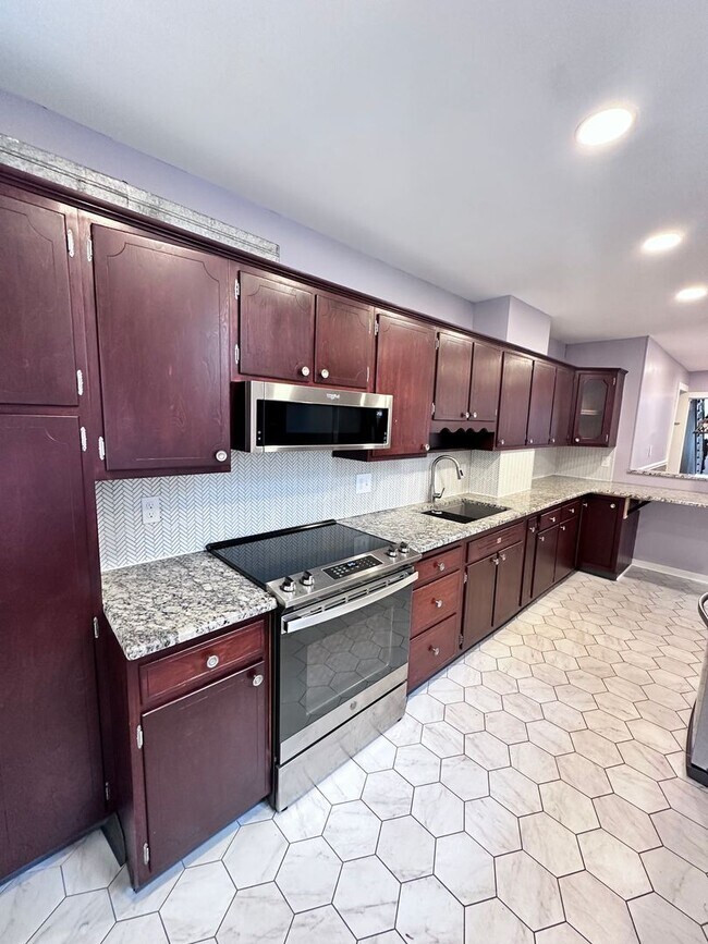 Building Photo - Charming 3 Bedroom Home in Mt.Joy!