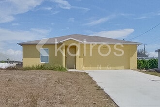 Building Photo - 2227 NW 11th Ct