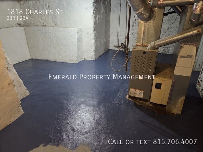 Building Photo - 1818 Charles St