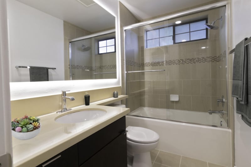 Building Photo - 1901 Overland Ave