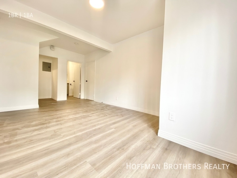 Building Photo - 1240 S Bronson Ave