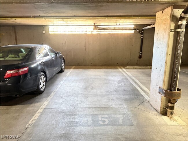 Building Photo - 23 E Agate Ave