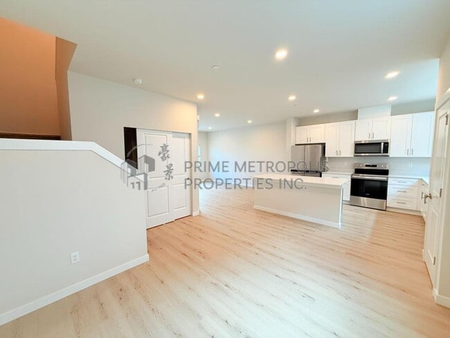 Building Photo - 15215 35th Ave W