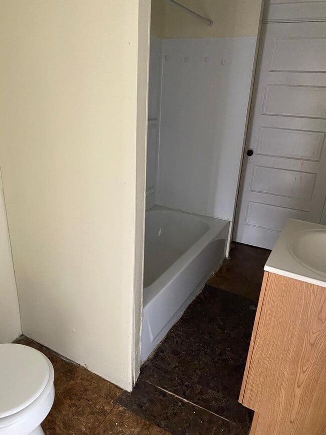 Building Photo - 3 bedrooms house