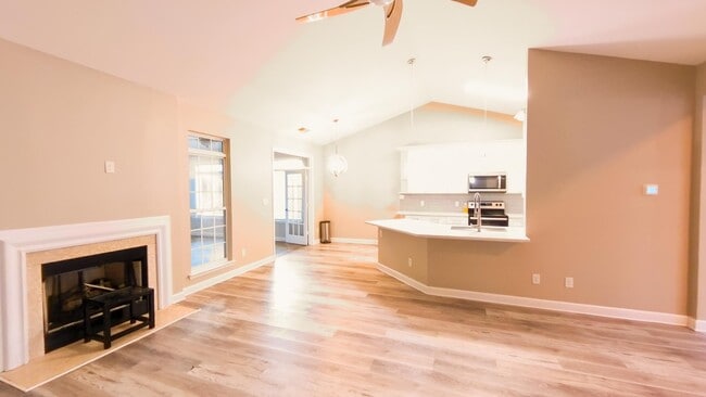 Building Photo - 14808 Bergerac Ct