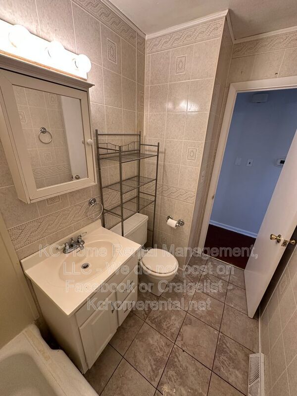 Building Photo - 7801 Ozark Rd