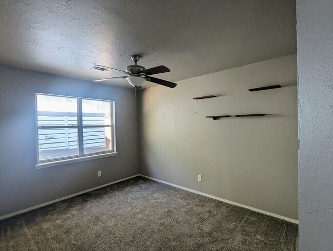 Building Photo - Well-Maintained 3 Bed Home in Edmond | Pet Friendly + Fenced Yard