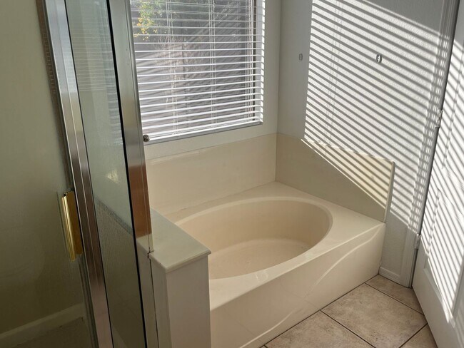 Building Photo - 6455 W Escuda Rd