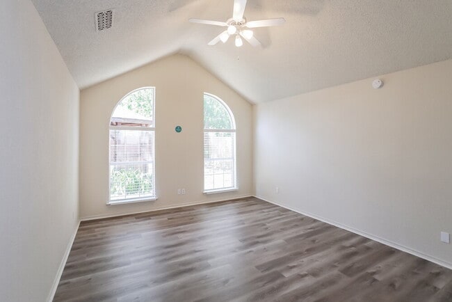 Building Photo - 58 Robins Nest Dr