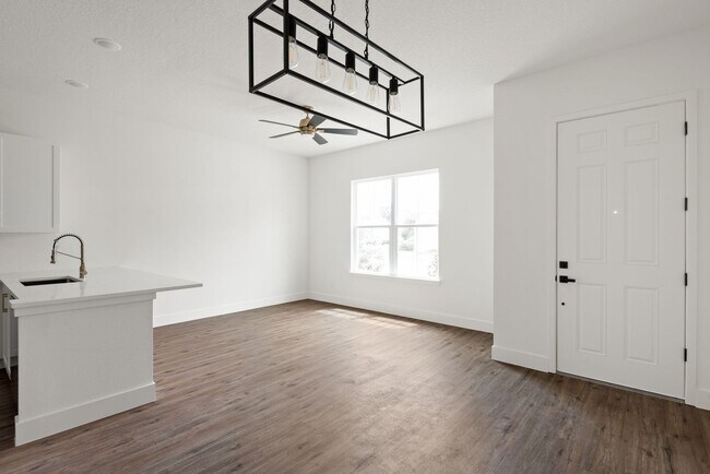 Building Photo - BRAND NEW!! 3 bedroom 2.5 bath Daytona Bea...