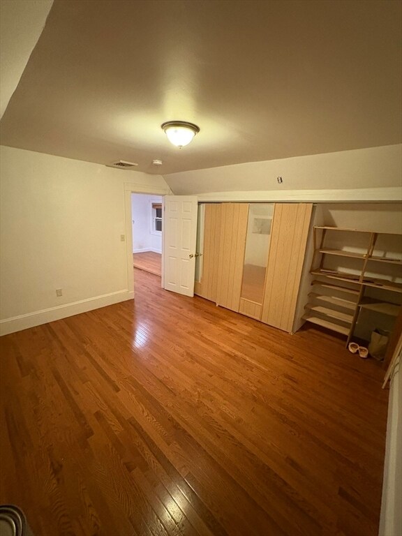 Building Photo - 20 Jones