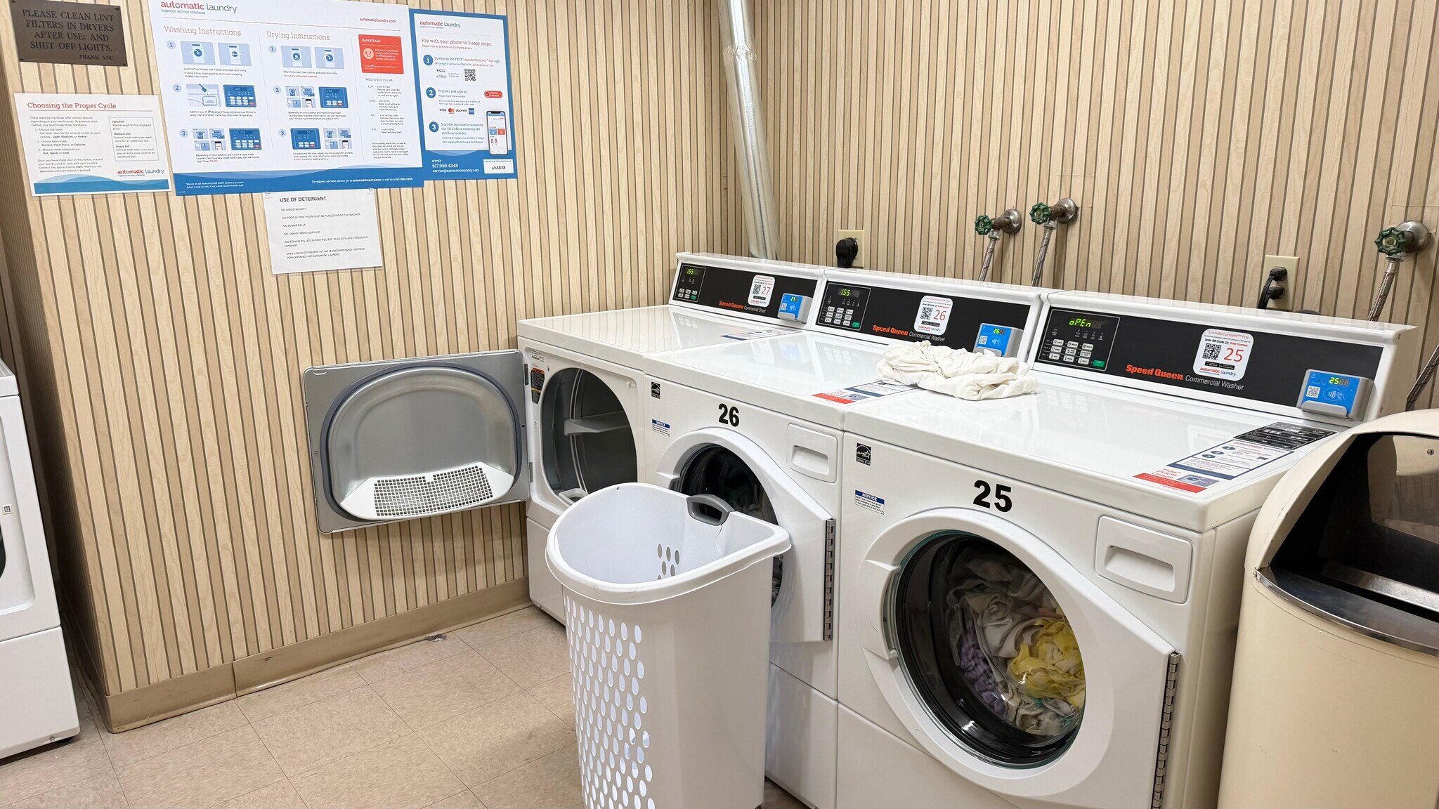 Building Photo - 1004 Paradise Rd