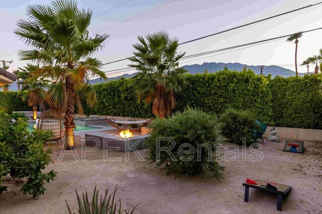 Building Photo - 2355 W Nicola Rd