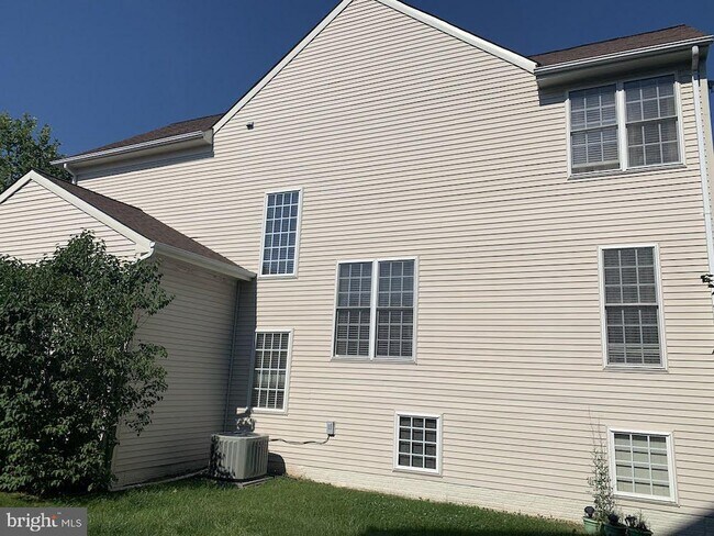 Building Photo - 43442 Katling Square