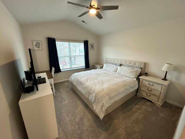 Building Photo - 125 Sunriff CT