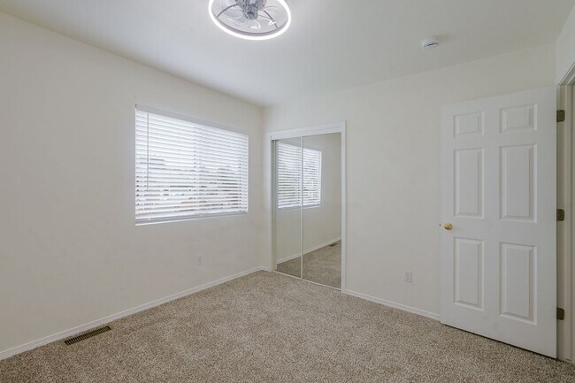 Building Photo - 8302 Cooper River Dr