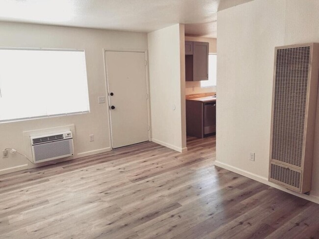 Building Photo - Courtyard II