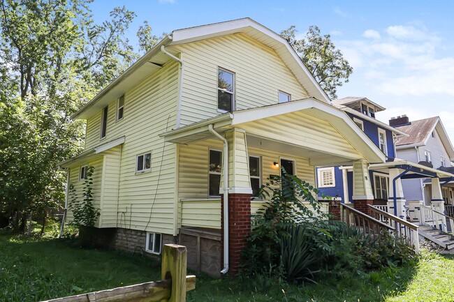 Building Photo - 450 S Terrace Ave