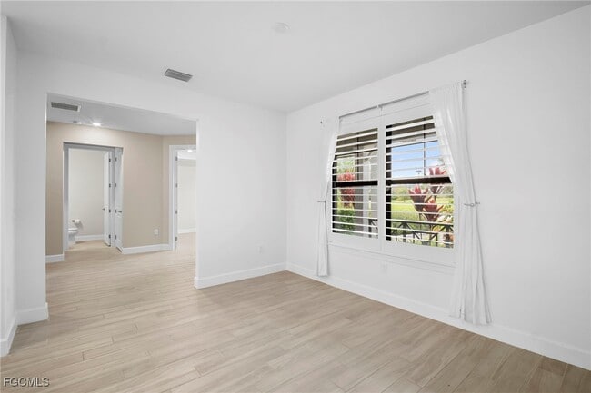 Building Photo - 19001 Aqua Shore Dr