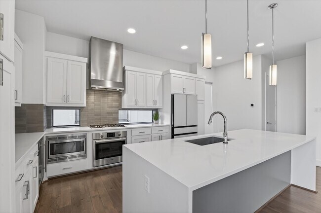 Building Photo - 4905 Camdale Ct