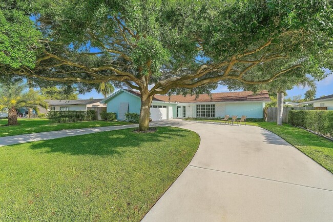 Building Photo - 4193 Hyacinth Cir N