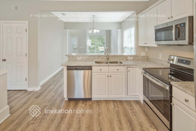 Building Photo - 10437 Roundleaf Dr