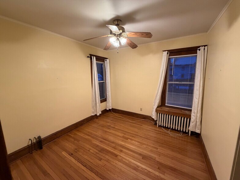 Building Photo - 4 Harris Ave