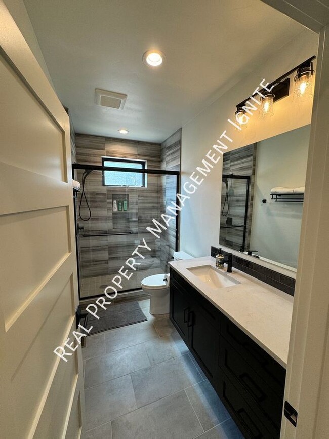 Building Photo - 61145 SW Beverly Wy