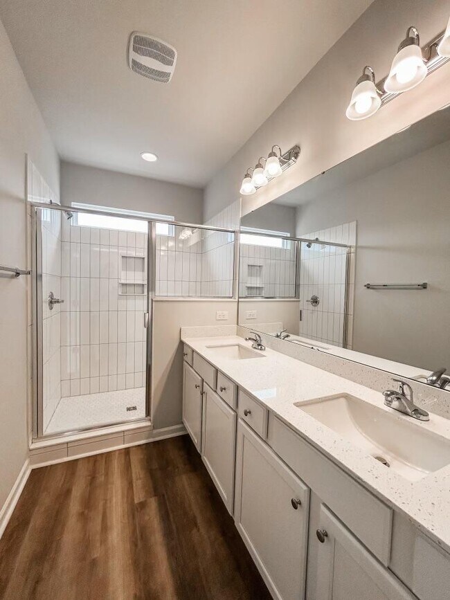 Building Photo - 607 Southview Ln