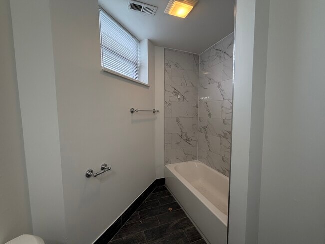 Building Photo - 4832 N Winthrop Ave