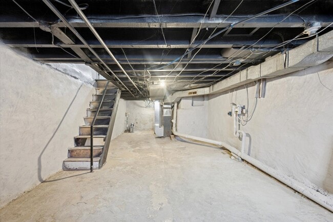 Building Photo - 4 Bedroom House North Philly- Will accept ...