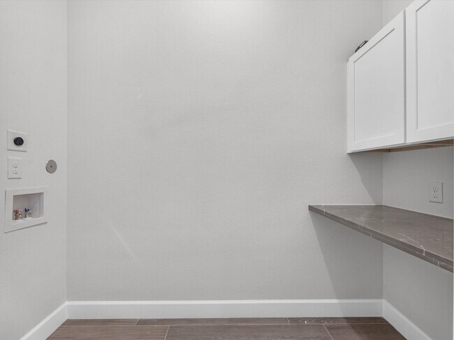 Building Photo - 603 N Milby St