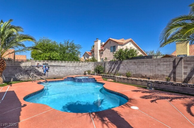 Building Photo - 4402 Cassandra Dr