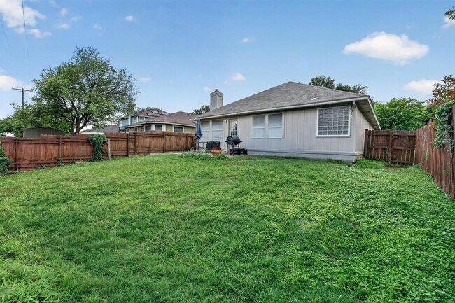 Building Photo - 17525 Tobermory Dr